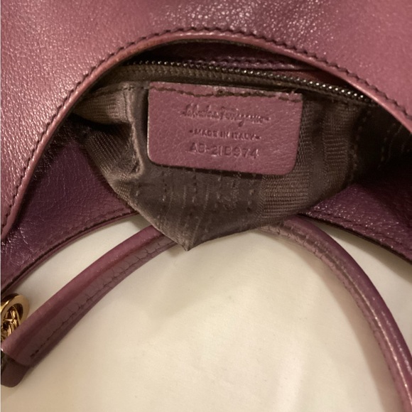 SALVATORE FERRAGAMO
Leather Shoulder Bag - Picture 10 of 14